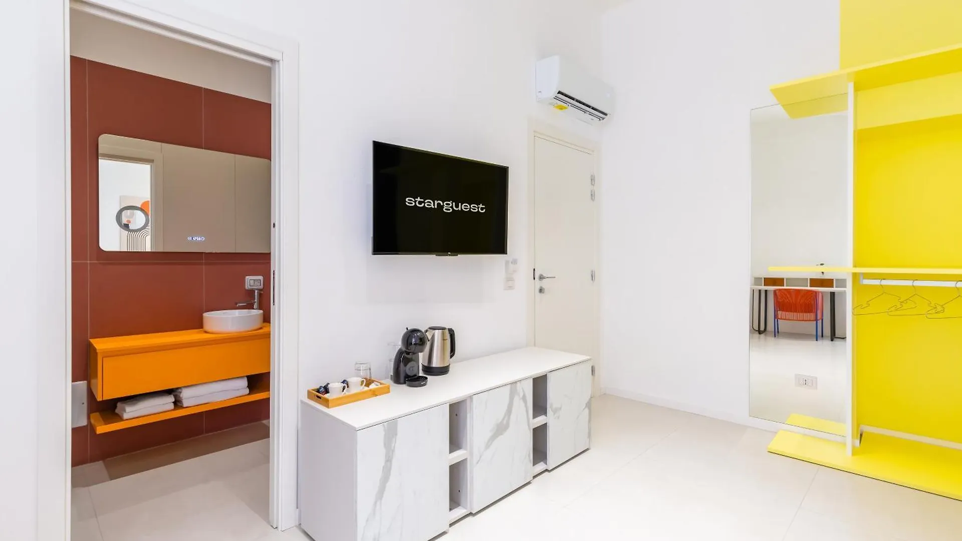 Hotel Starguest Duomo Napoli 0*,