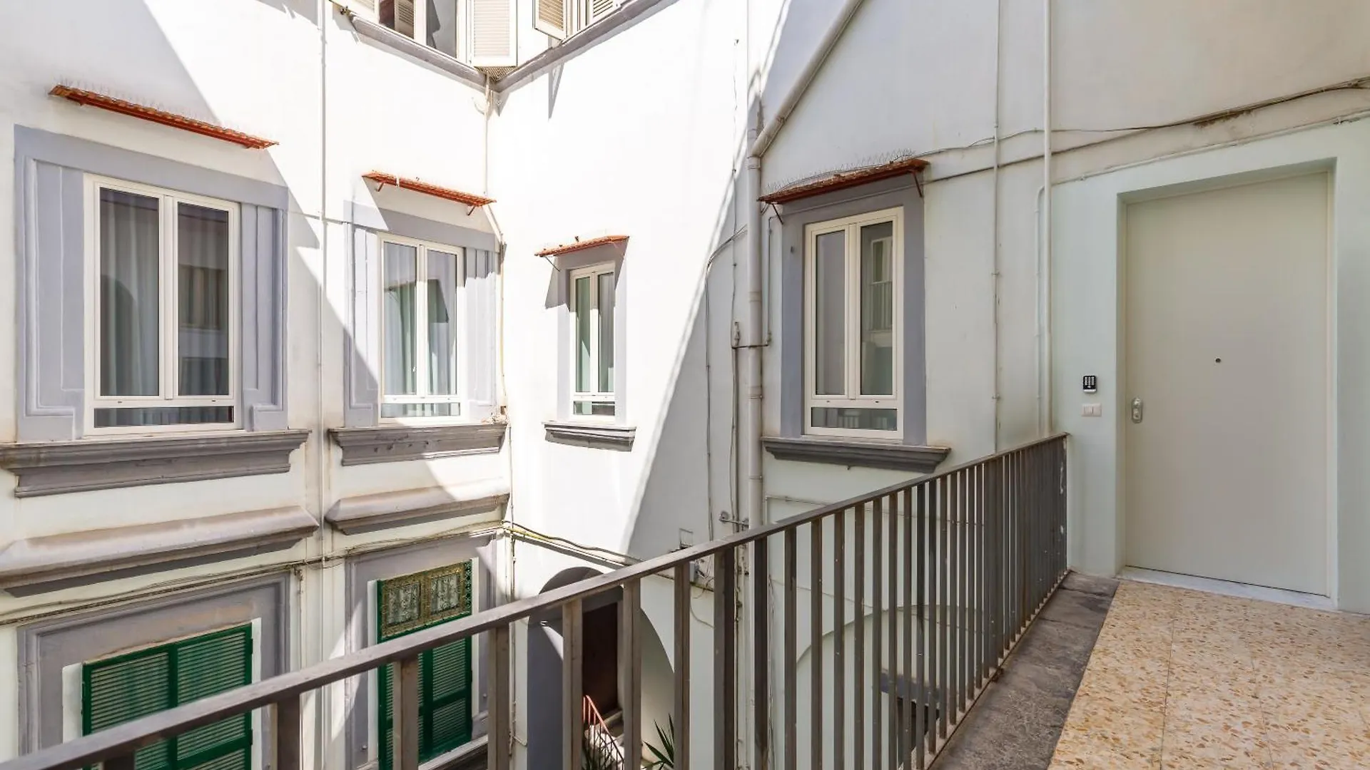 Starguest Duomo Hotel Naples